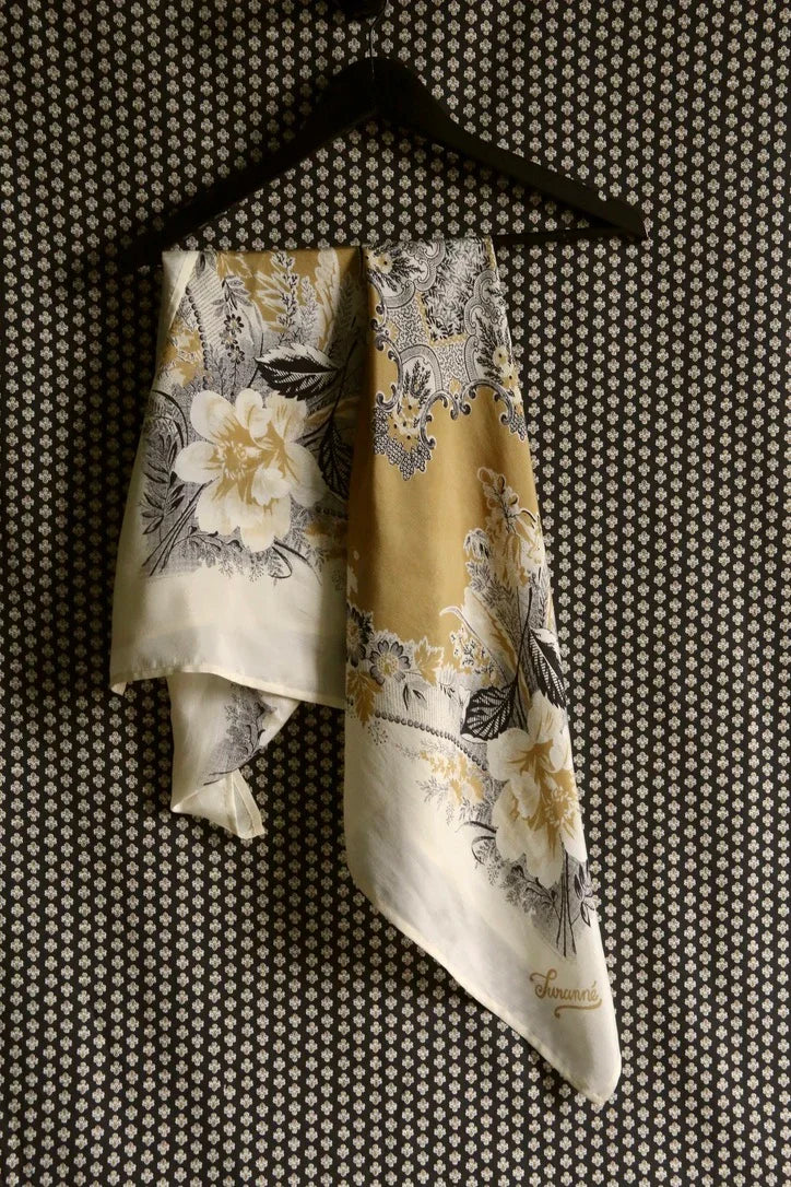 Grand foulard soie curry pavot