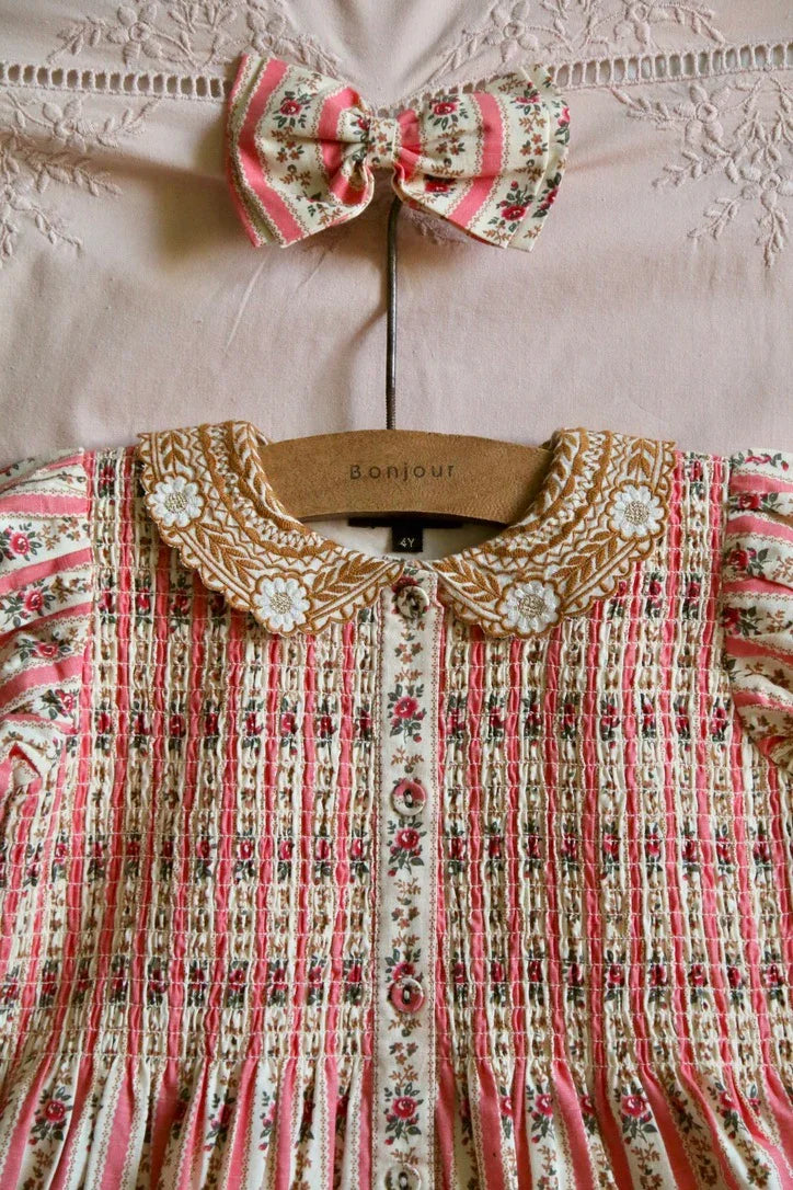 Tunique tapisserie rose et sa barrette assortie