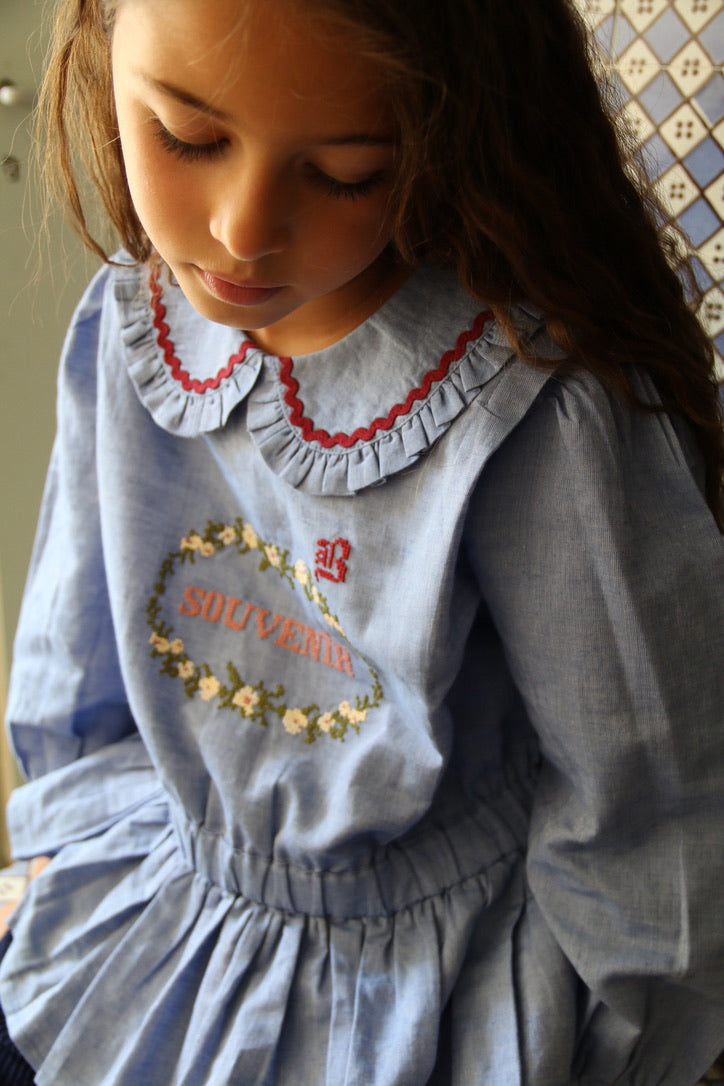 Blouse bleu chambray brodée Souvenir