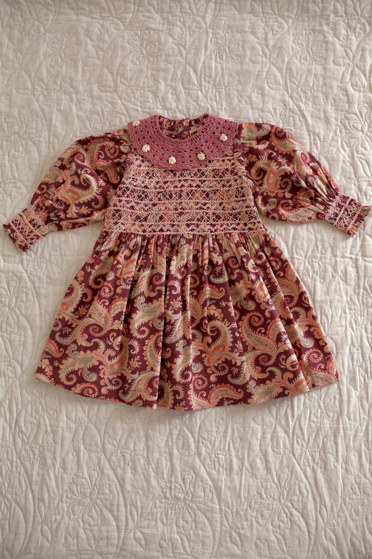 Robe à smocks cashemere burgundy et son col crochet