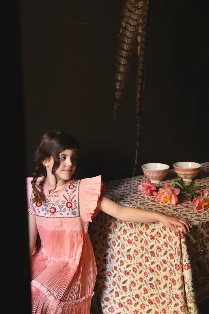 Robe brodée taffetas plissé rose