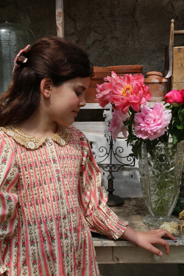 Tunique tapisserie rose et sa barrette assortie