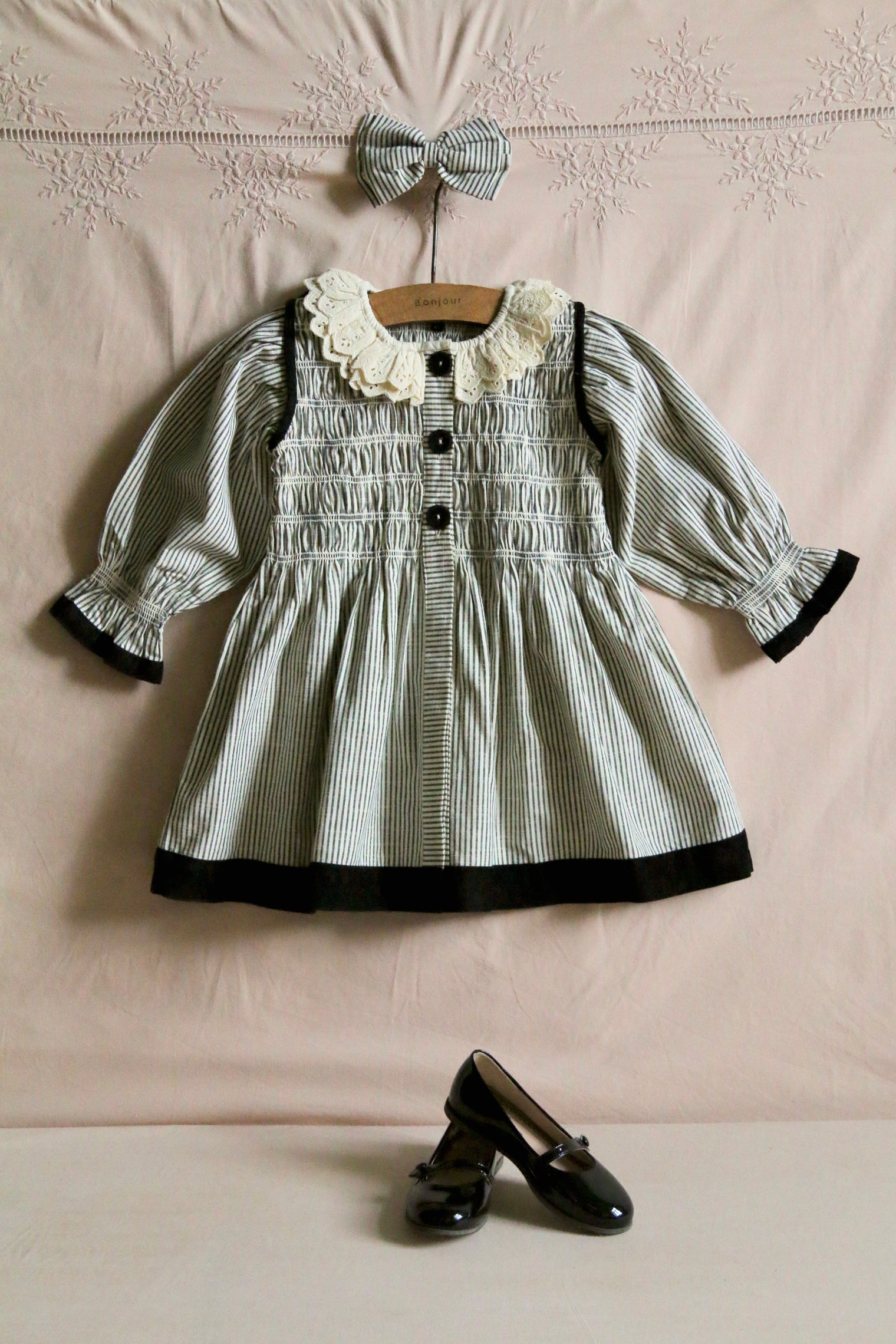 Black / ivory striped tunic and matching hair clip