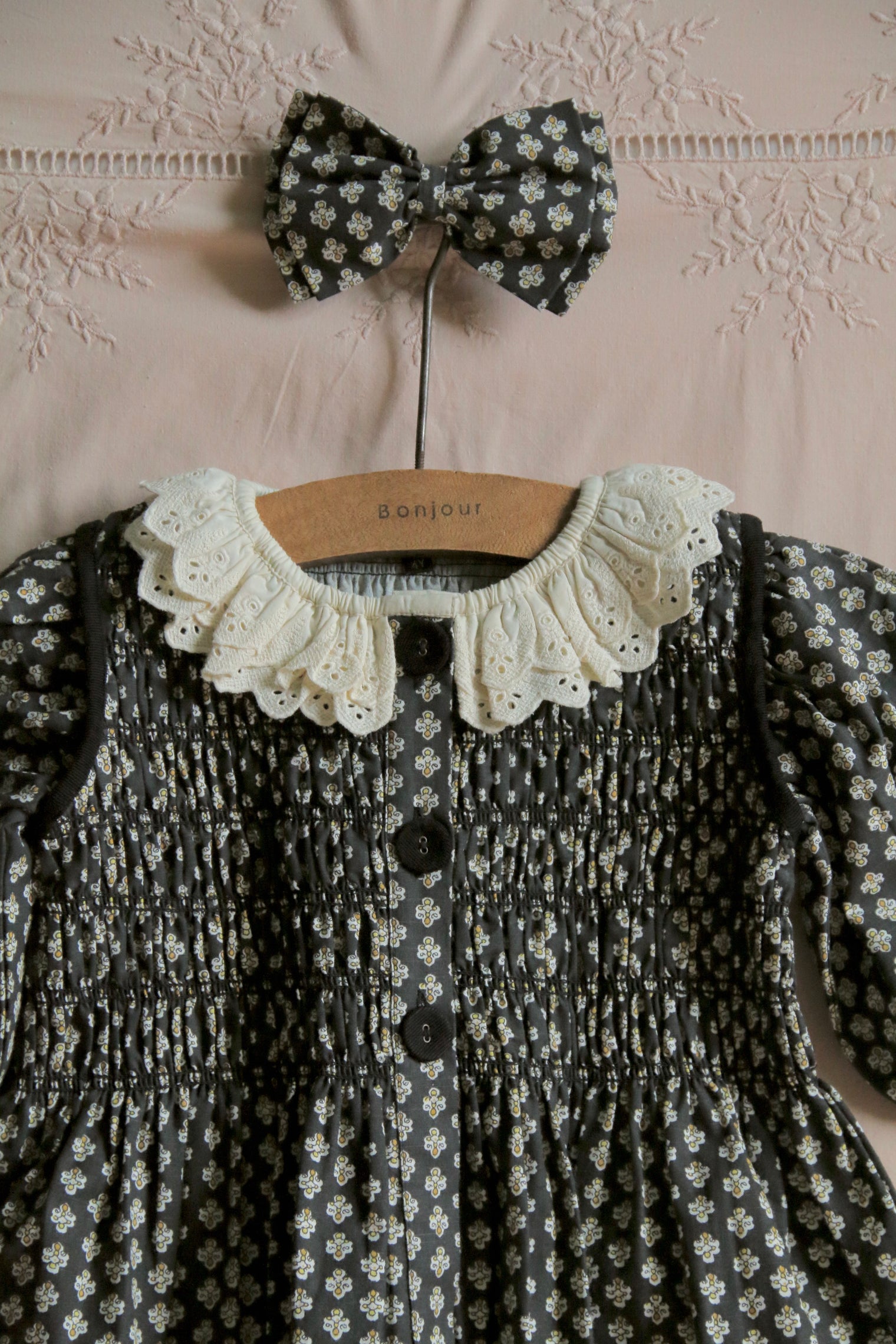 Provençal printed tunic and its matching hair clip