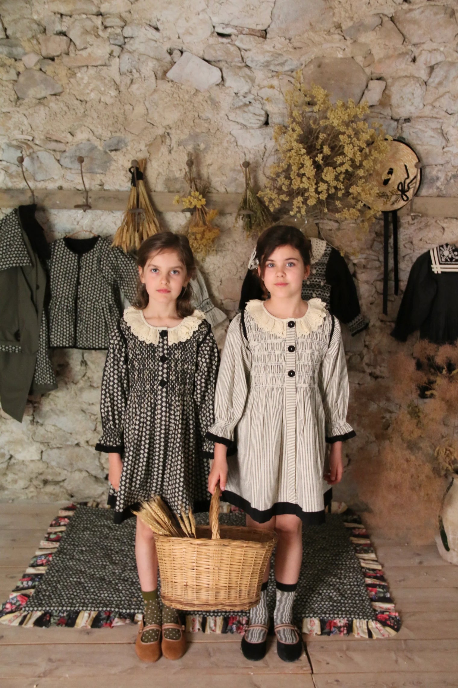 Tunique rayure noire / ivoire et sa barrette assortie