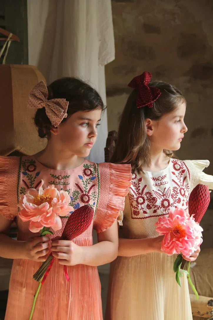 Robe brodée taffetas plissé rose