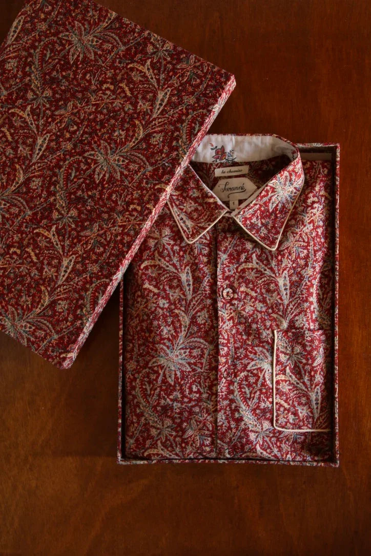 Shirt with red cashmere print in its matching box