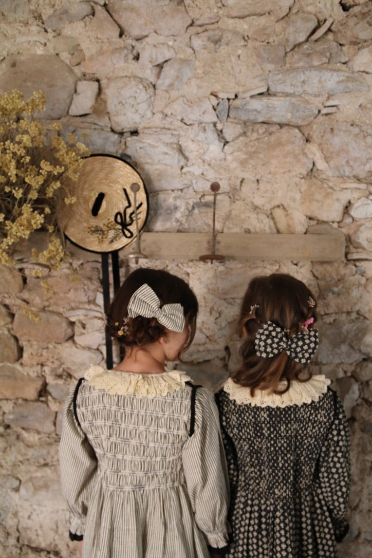 Provençal printed tunic and its matching hair clip