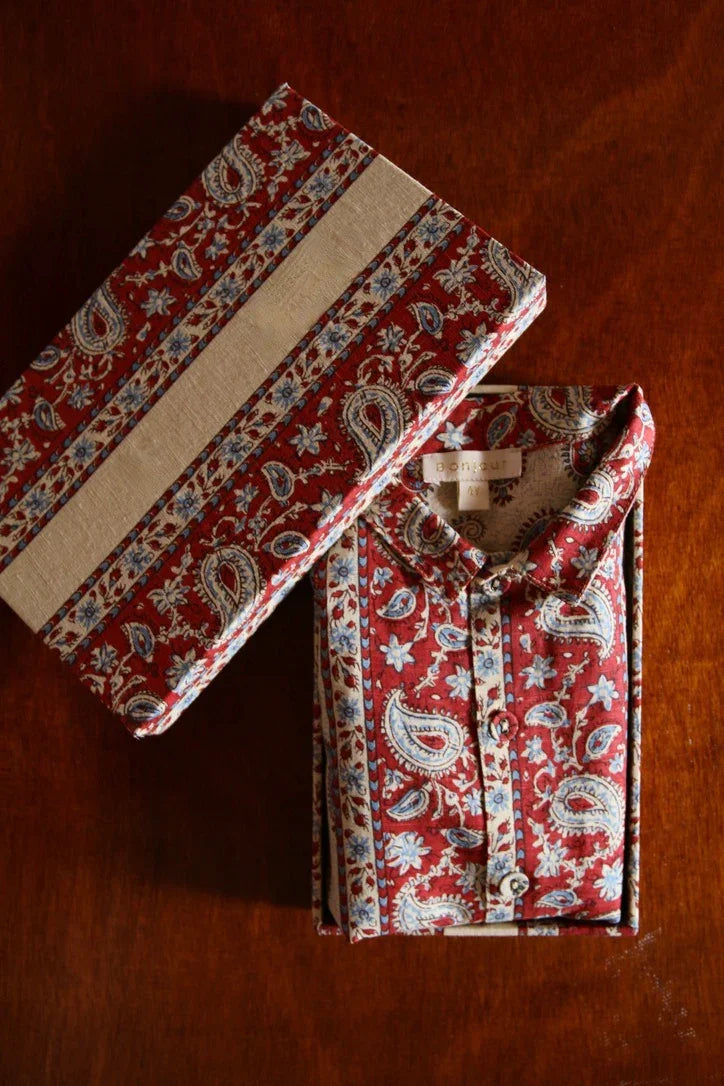 Chemise bandana cashemere livrée dans son coffret assorti