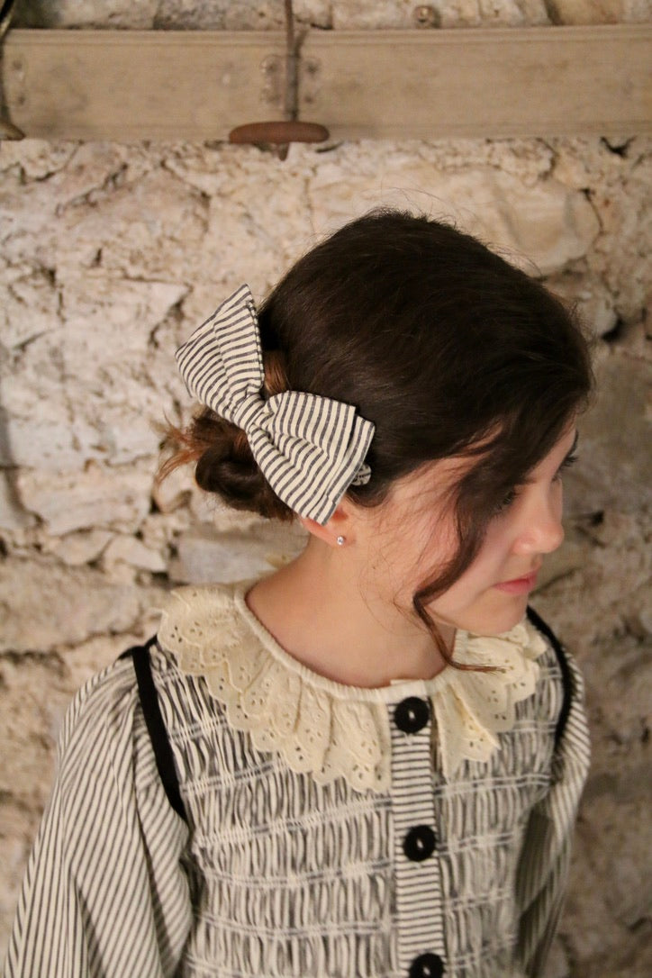 Black / ivory striped tunic and matching hair clip