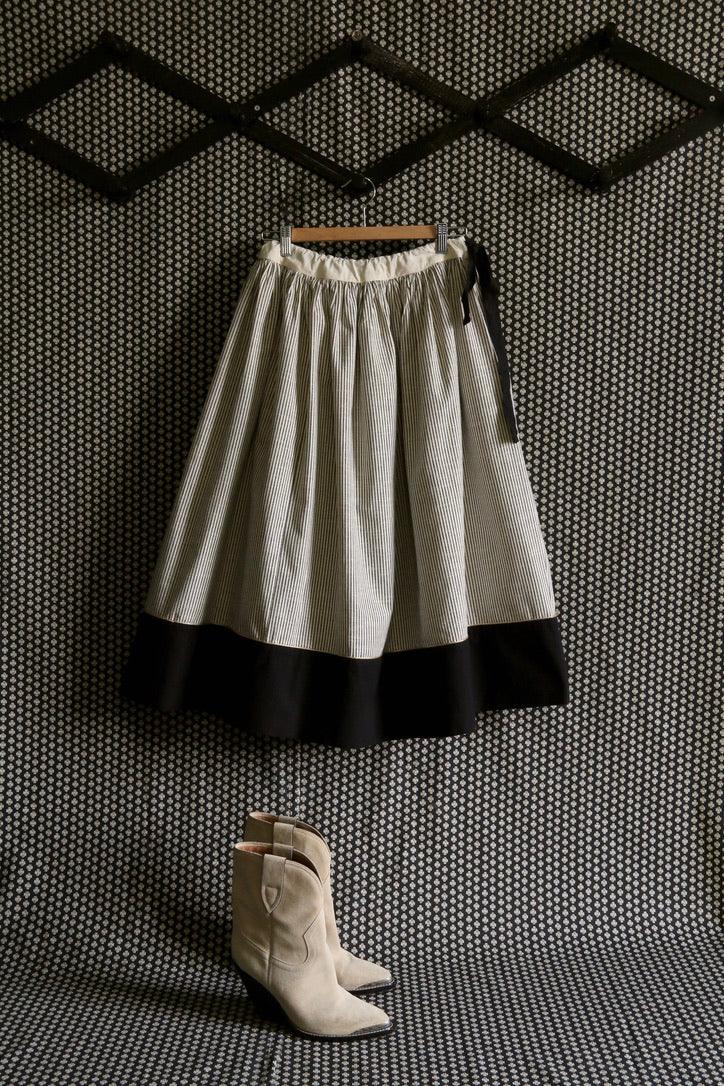 Long jupon "Fleur d'oranger" rayure noire / ivoire