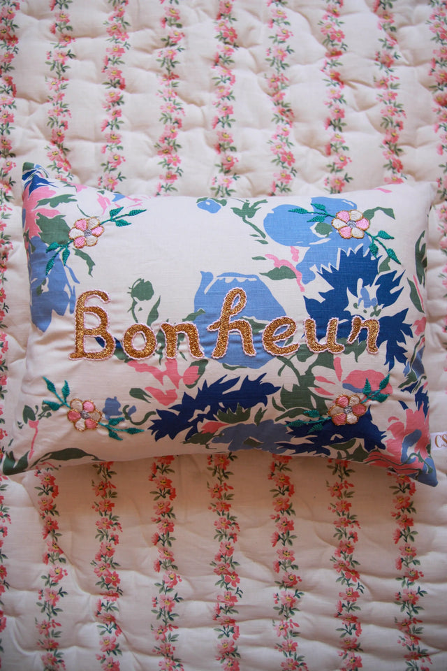 Embroidered cushion CSAO 28