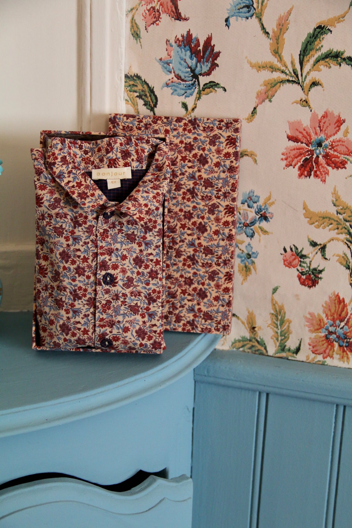 chemise champs de fleurs livrée dans son coffret assorti
