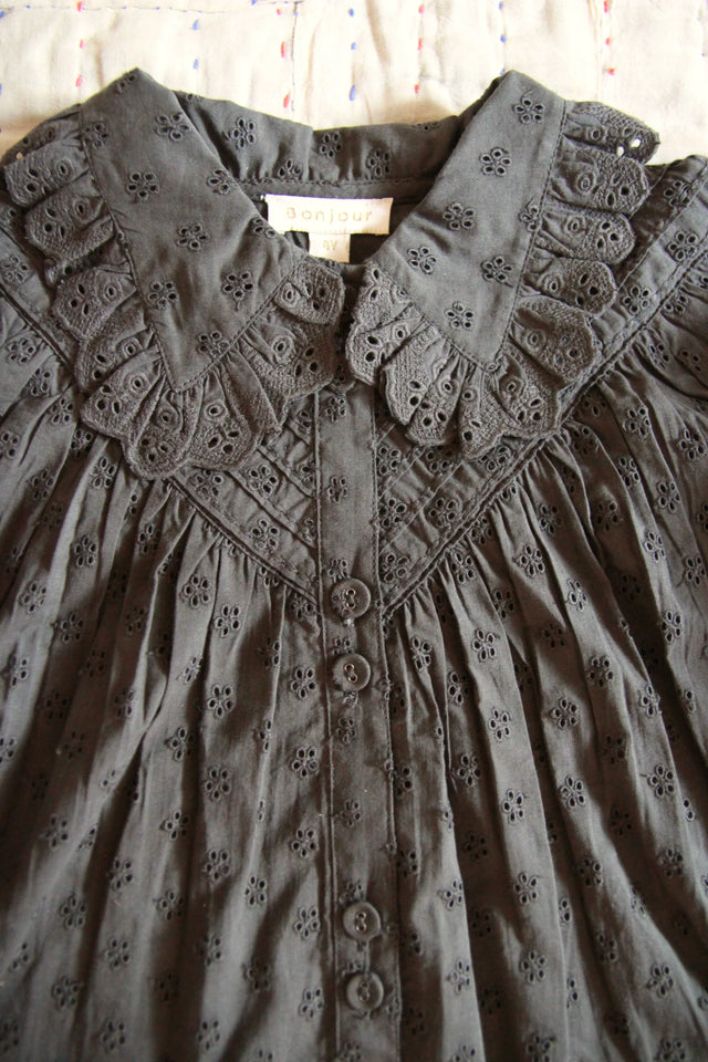 Blouse Iris broderie anglaise charbon