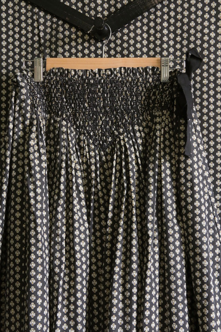 Long smocked skirt "Iris" printed "Provençal black"