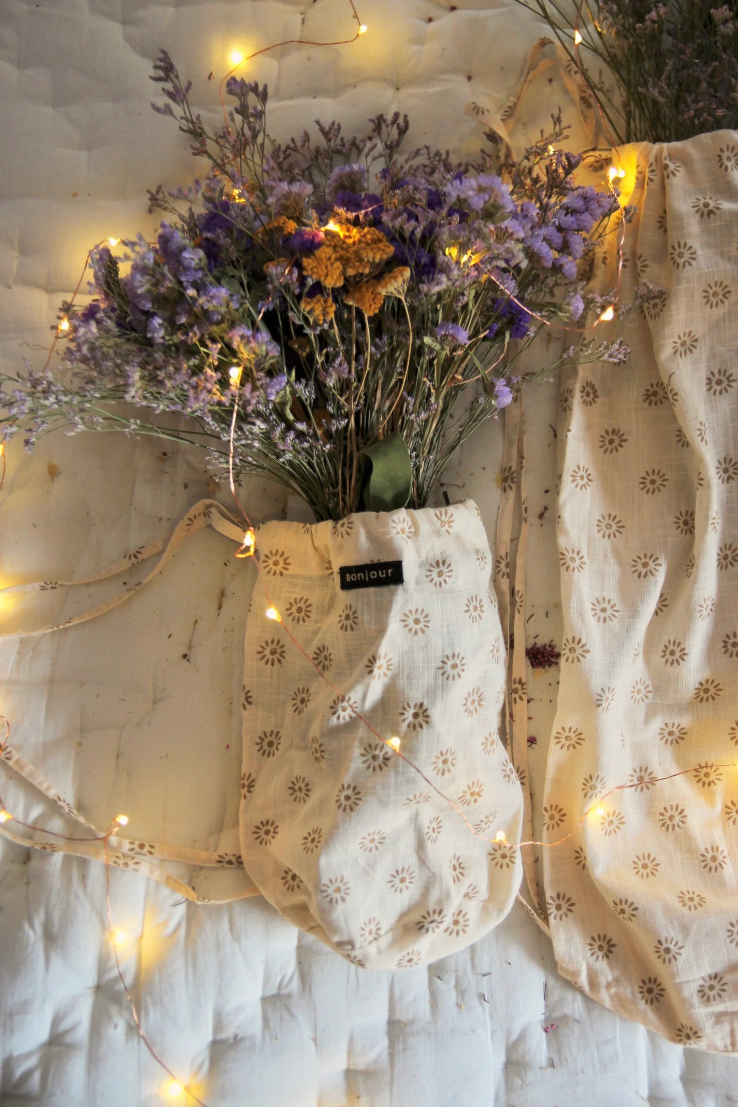 La hotte fleurs soleil ivory