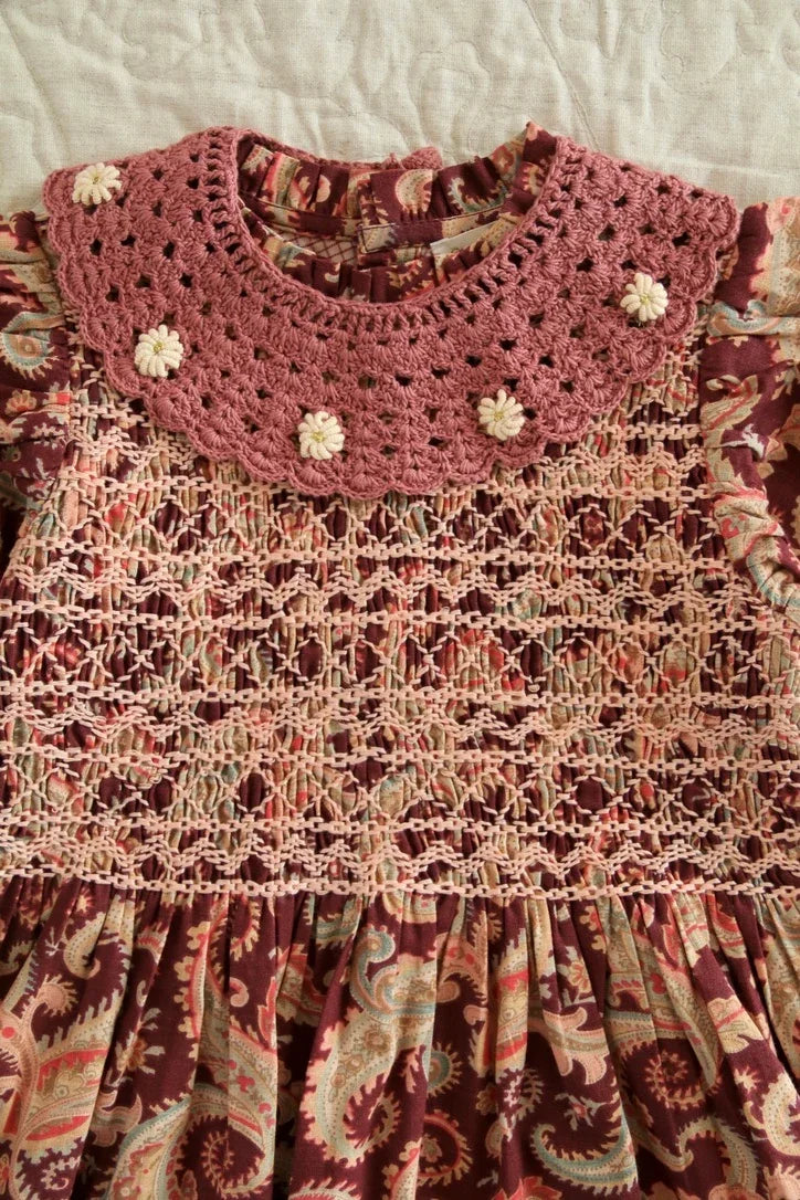 Robe à smocks cashemere burgundy et son col crochet
