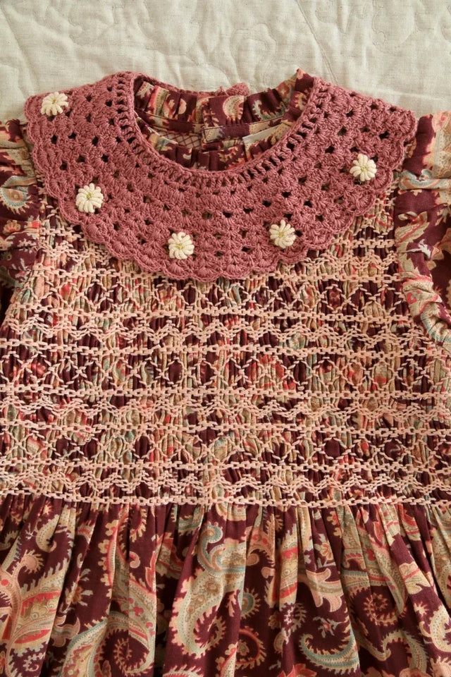 Robe à smocks cashemere burgundy et son col crochet