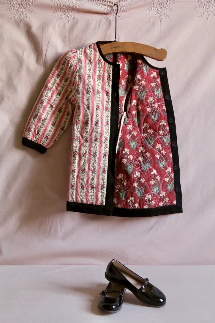 Quilted wallpaper pink coat dress and its scarf