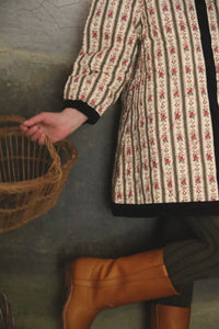 Coat dress wallpaper khaki and its scarf