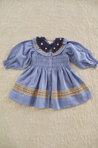 Robe romantique et col crochet amovible