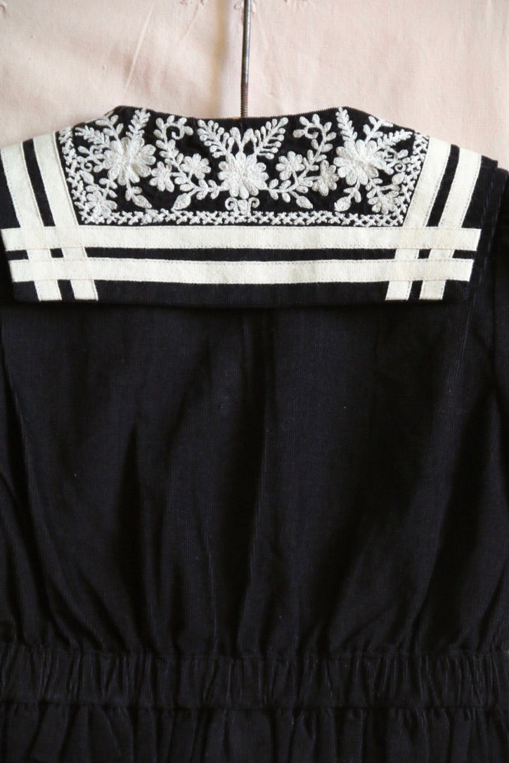 Black velvet sailor collar blouse