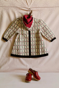 Coat dress wallpaper khaki and its scarf