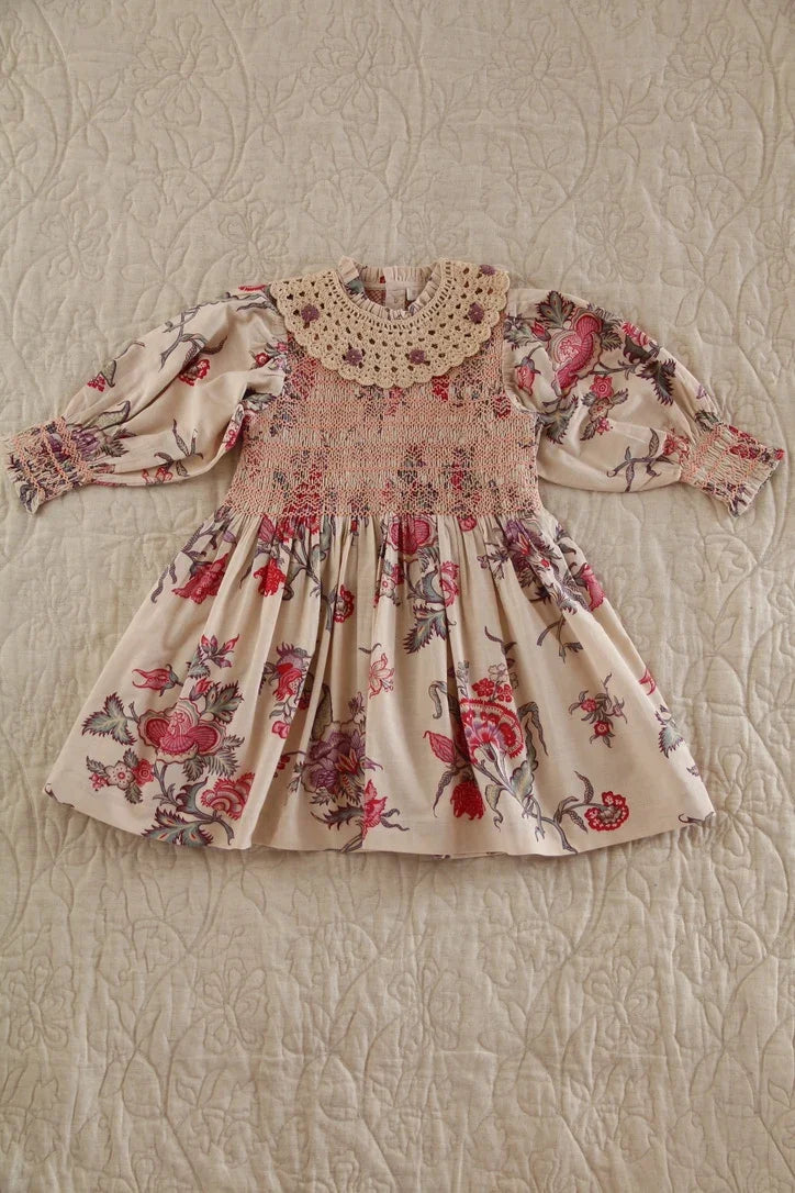 Robe à smocks et col crochet amovible