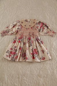Robe à smocks et col crochet amovible