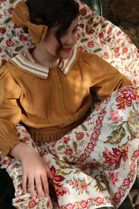 Curry velvet blouse with sailor collar
