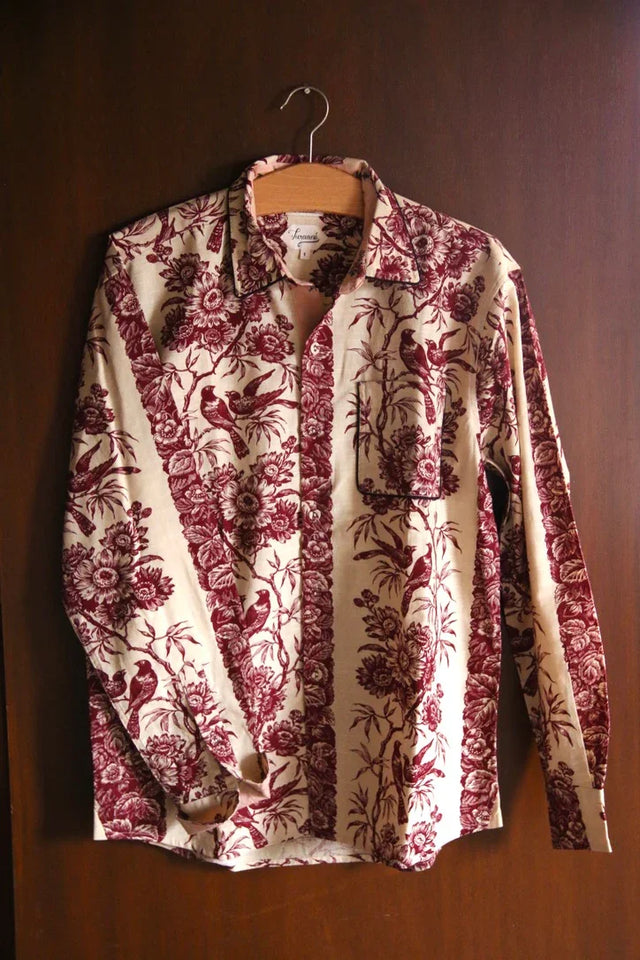 Chemise imprimé les oiseaux dans son coffret assorti