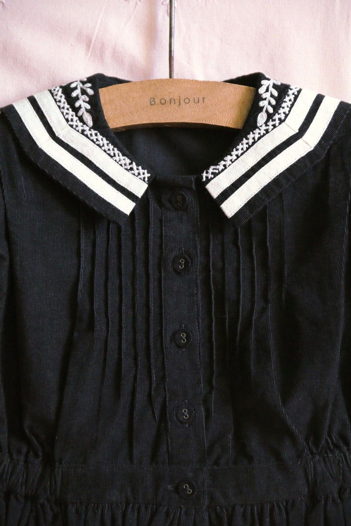 Black velvet sailor collar blouse