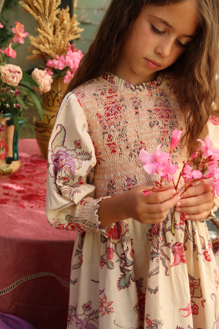 Robe à smocks et col crochet amovible