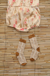 Chaussette torsade de fleurs caramel