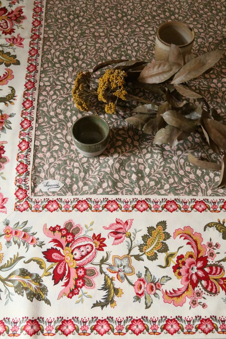 Tablecloth printed "foliage"