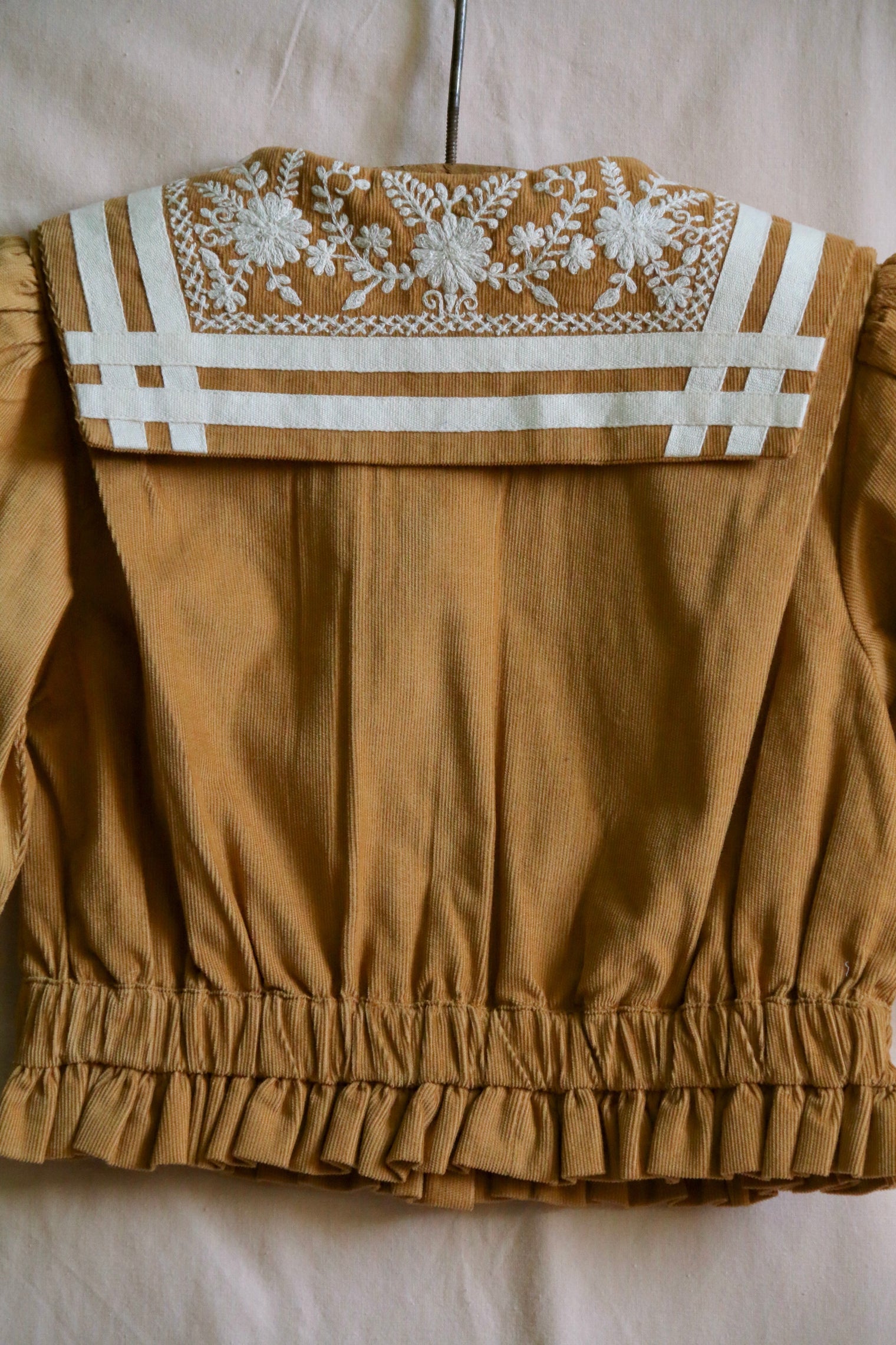 Curry velvet blouse with sailor collar