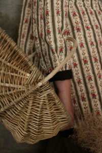 Coat dress wallpaper khaki and its scarf