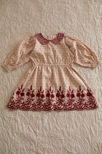 Robe rayée brodée