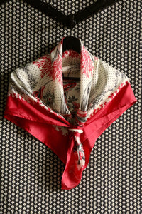 Grand red silk scarf with wheat ears