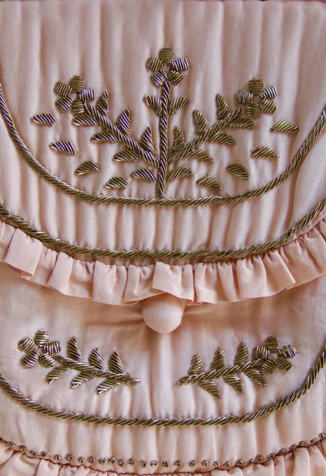 Sac pochette brodée en coton soie nude