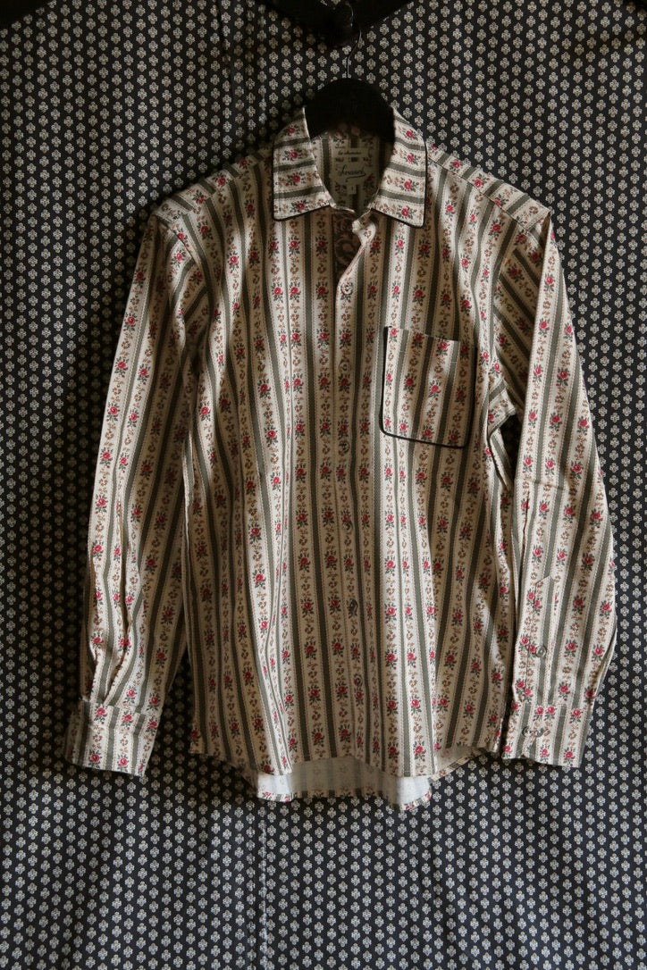 Unisex shirt with khaki wallpaper print