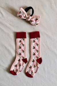 Chaussettes farandole de fleurs rose et son élastique noeud pour les cheveux