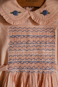 Robe à smocks voile carreau rose nude