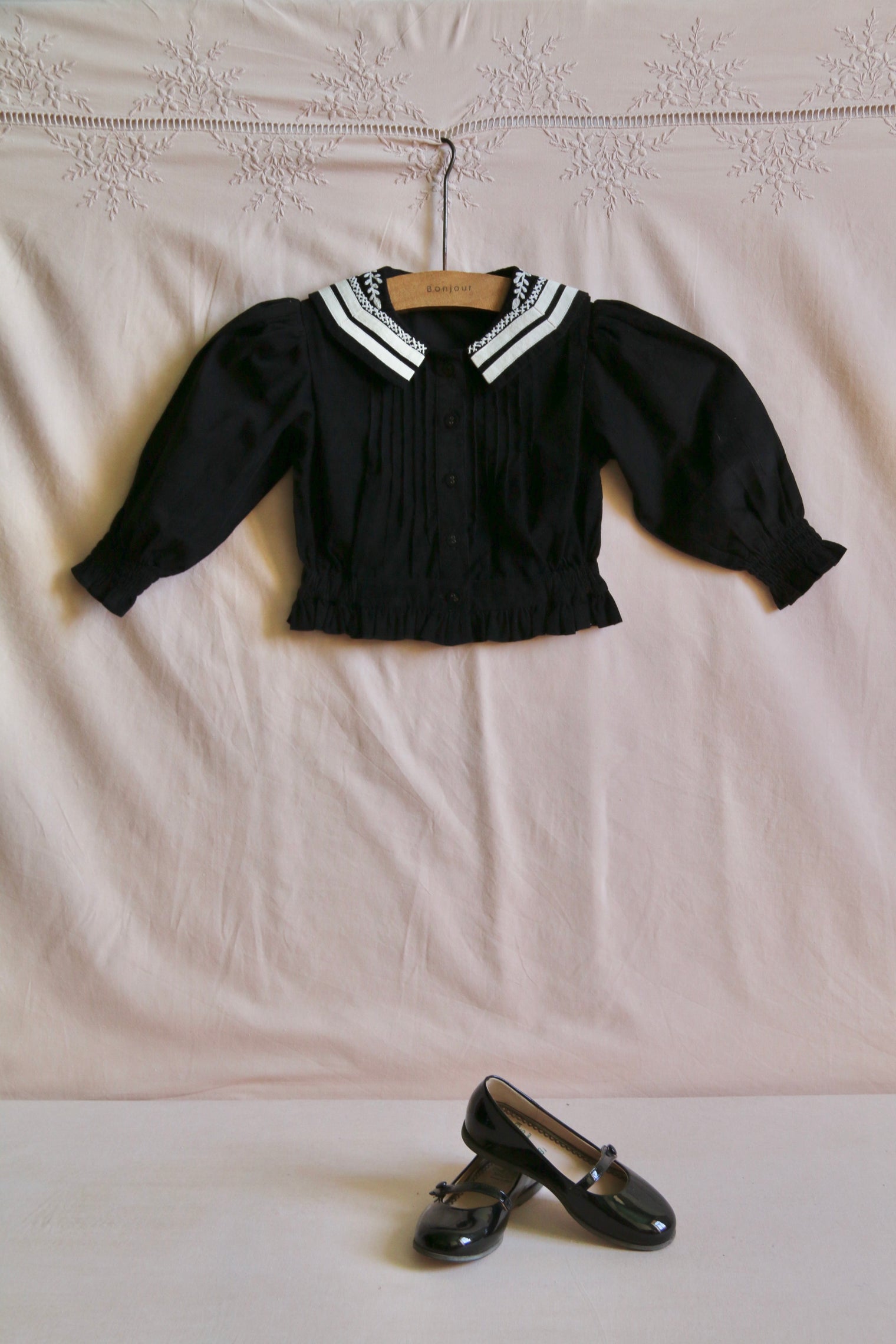 Black velvet sailor collar blouse