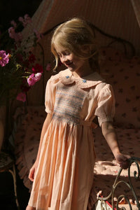 Robe à smocks voile carreau rose nude
