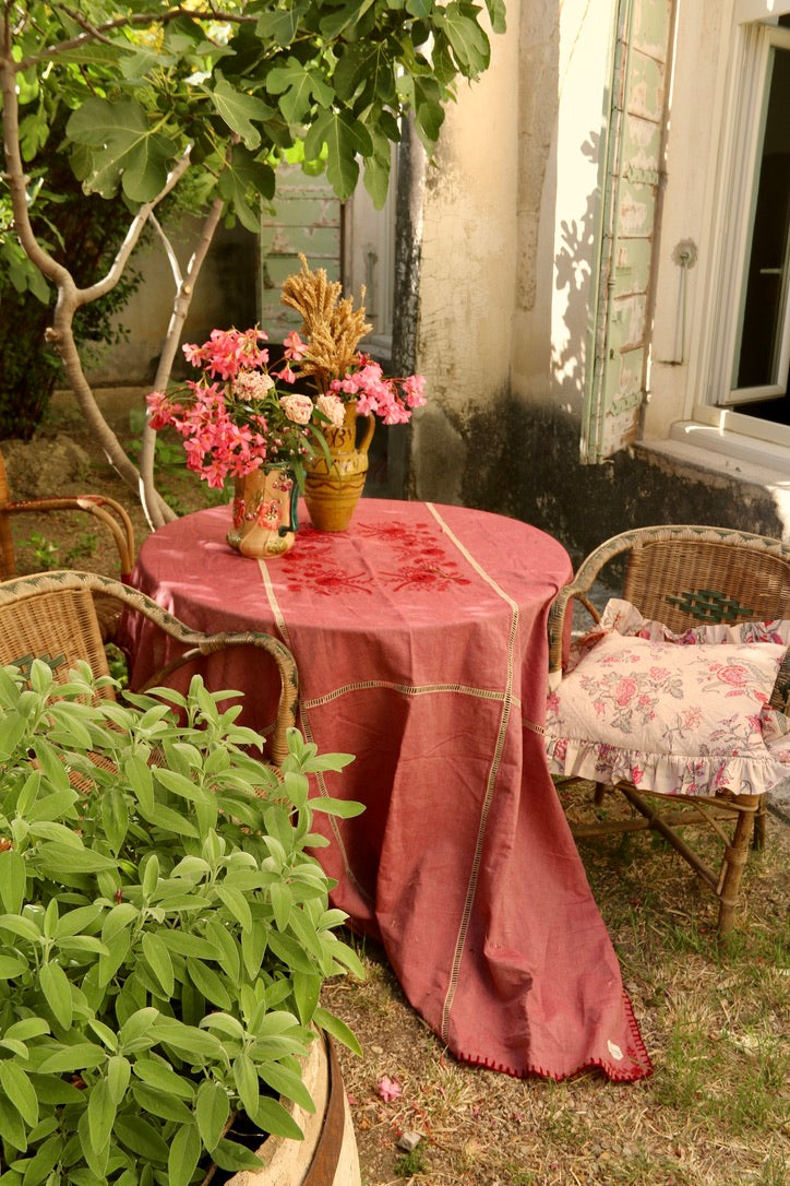 Embroidered  table cloth Red Chambray