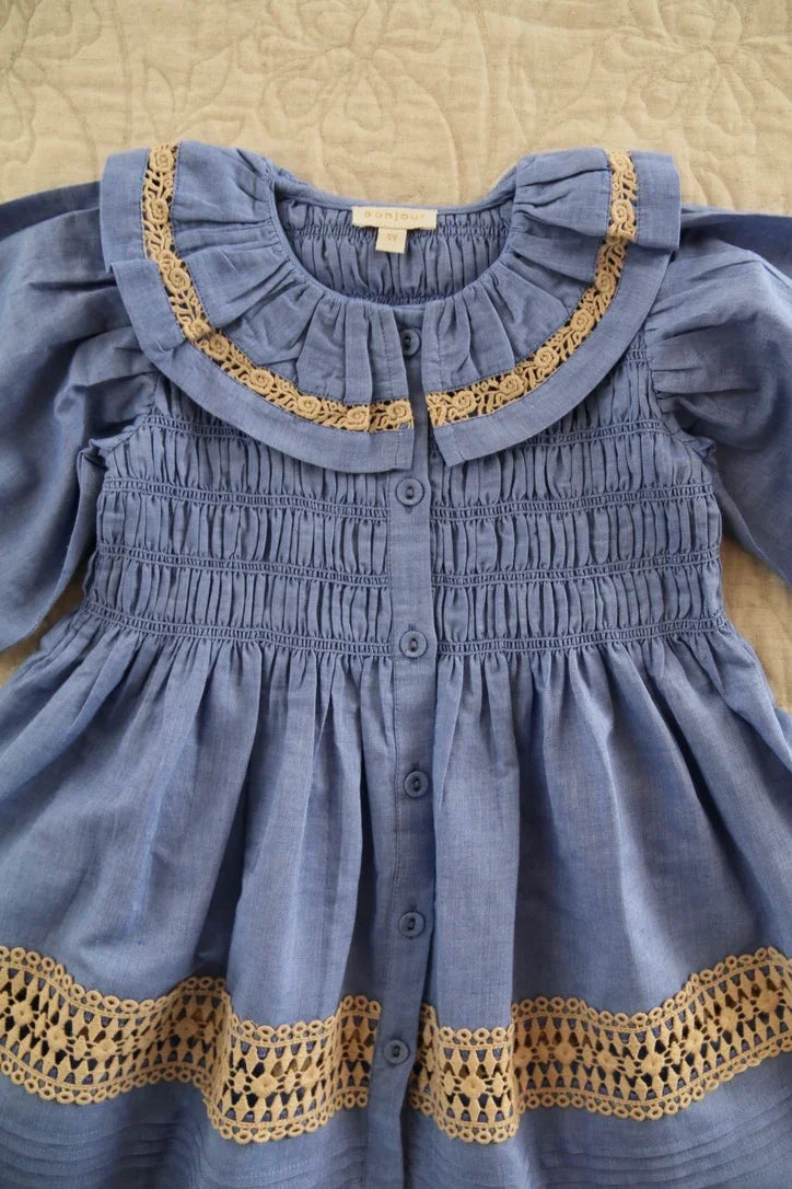 Robe romantique et col crochet amovible