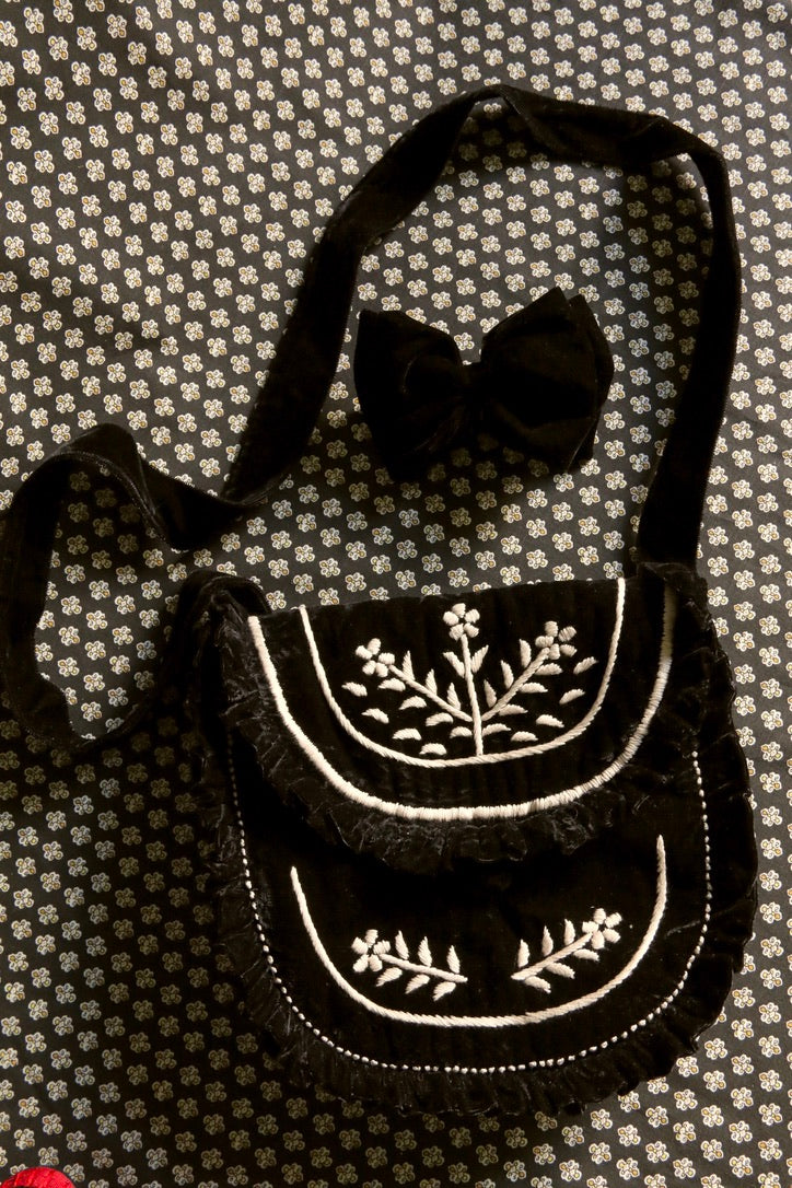 Embroidered bag and bow hair clip set