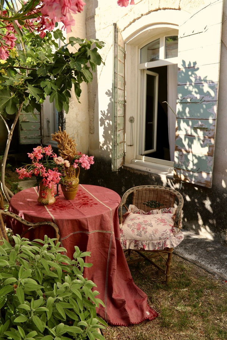 Embroidered  table cloth Red Chambray