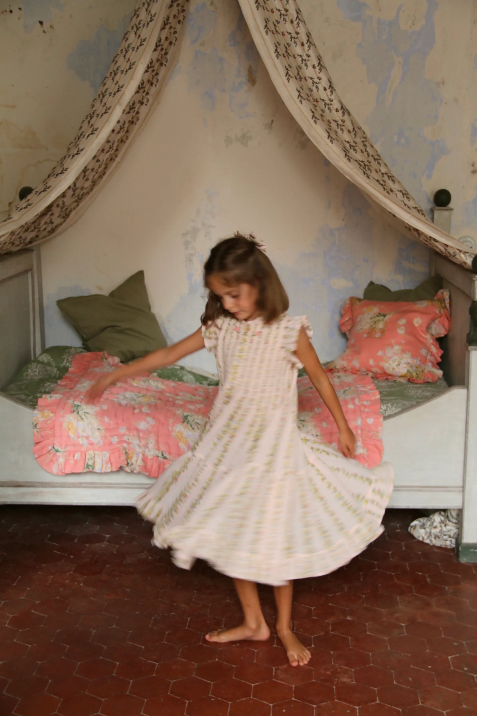 La robe longue farandole de fleurs